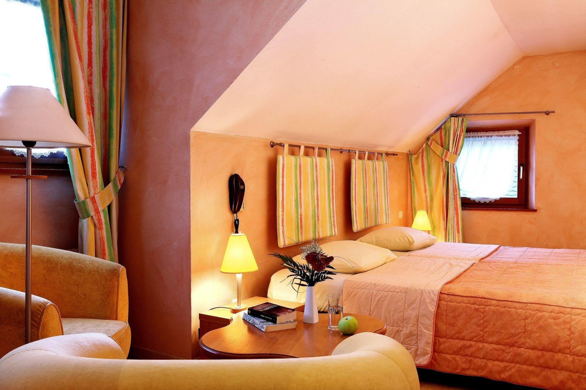 Hotel A La Vignette - Colmar-Nord Saint-Hippolyte  Ngoại thất bức ảnh